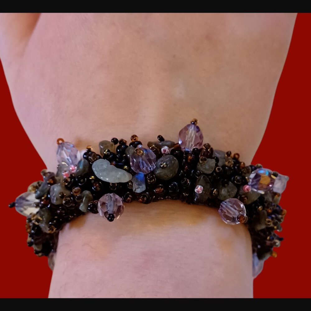 Handcrafted Crystal Bead And Natural Stone Magnetic Closure Size 7" Bracelet